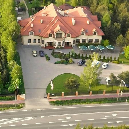 Hotel Maxima Wolanów Exterior foto