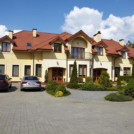 Hotel Maxima Wolanów Exterior foto