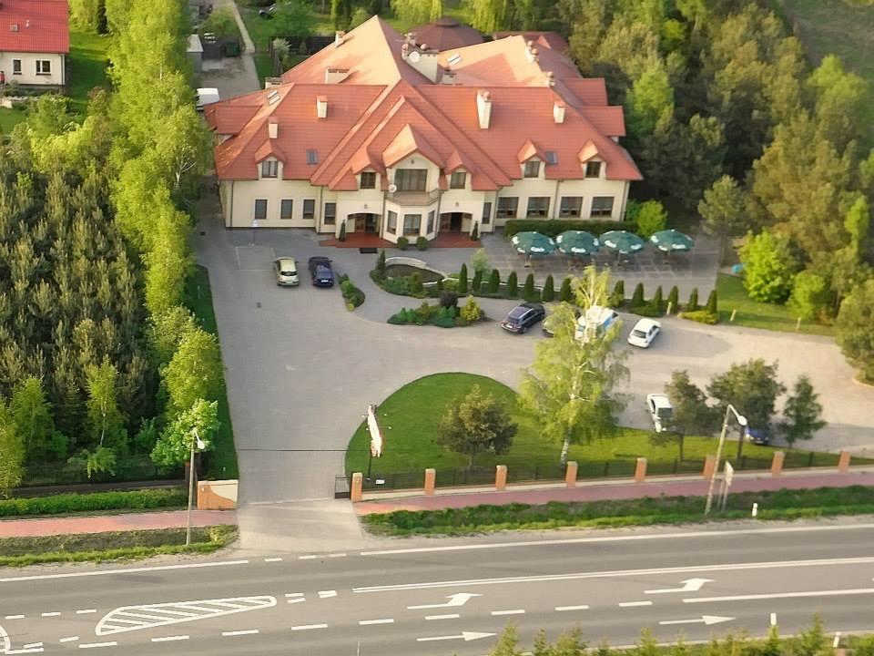 Hotel Maxima Wolanów Exterior foto